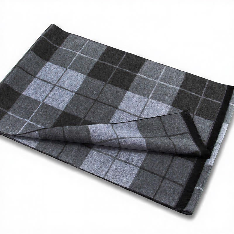 Bufanda cómoda para hombre con flecos y estampado a cuadros grises, estilo clásico de otoño/invierno, de Buddha Stones. - image 5
