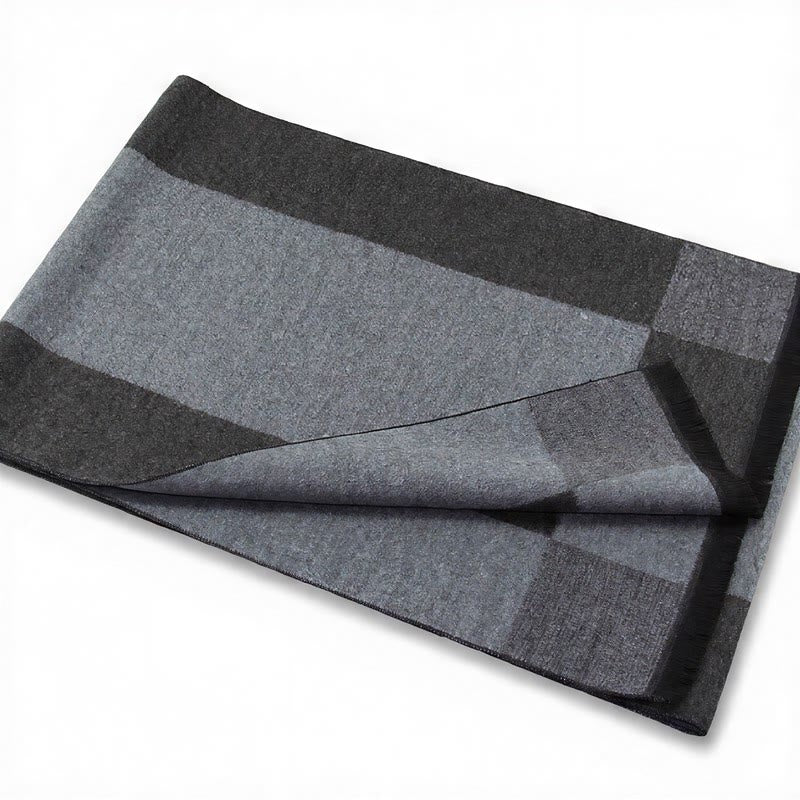 Bufanda cómoda para hombre con flecos y estampado a cuadros grises, estilo clásico de otoño/invierno, de Buddha Stones. - image 16