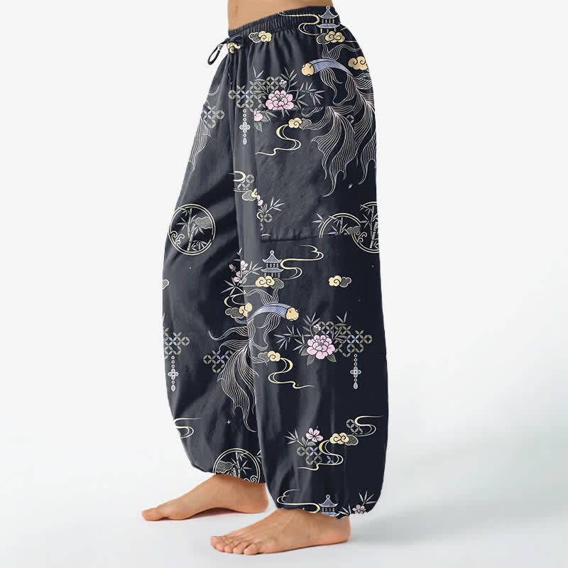 Buddha Stones Pantalones harem de algodón para mujer con estampado de nubes de bambú y peces koi, cintura elástica y bolsillos laterales. - image 1
