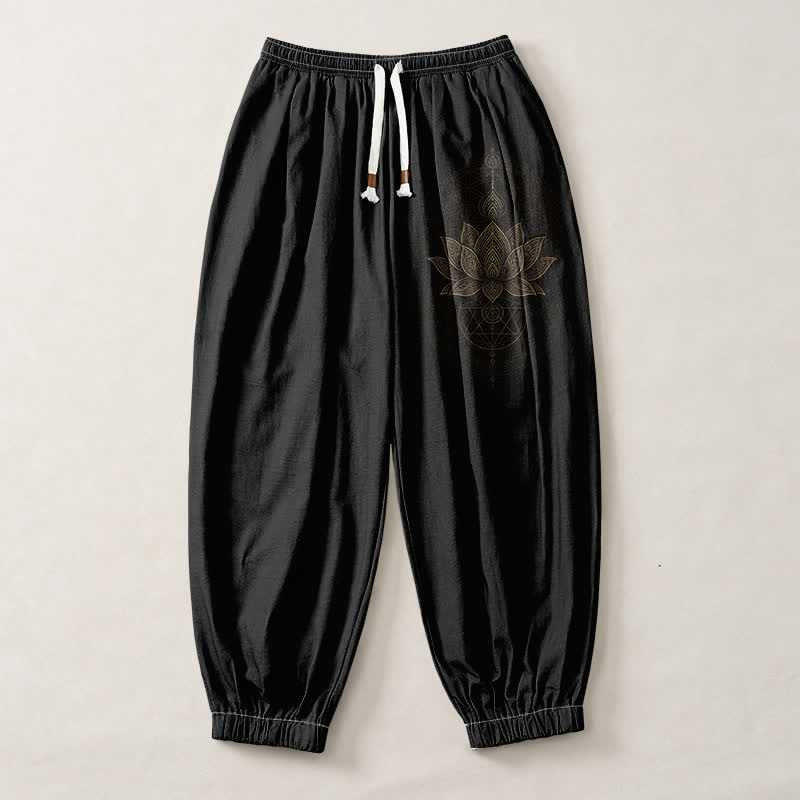 Buddha Stones Pantalones harem para hombre de algodón puro con estampado geométrico de mandala de loto dorado y cordón ajustable, con bolsillos. - image 1