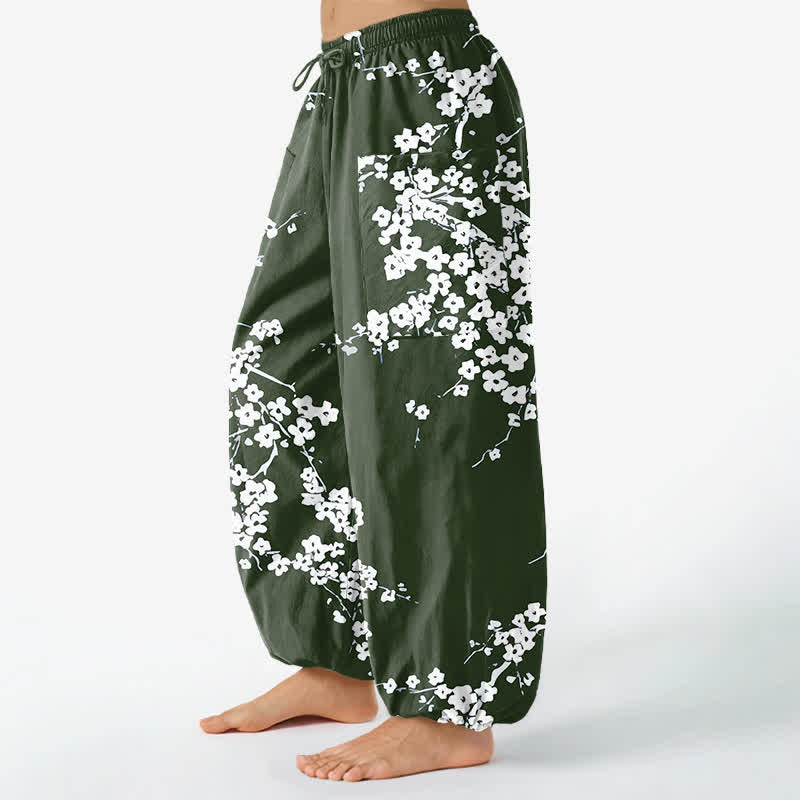 Buddha Stones Pantalones harem de algodón blanco con estampado de flores de ciruelo y cintura elástica para mujer, con bolsillos laterales. - image 8