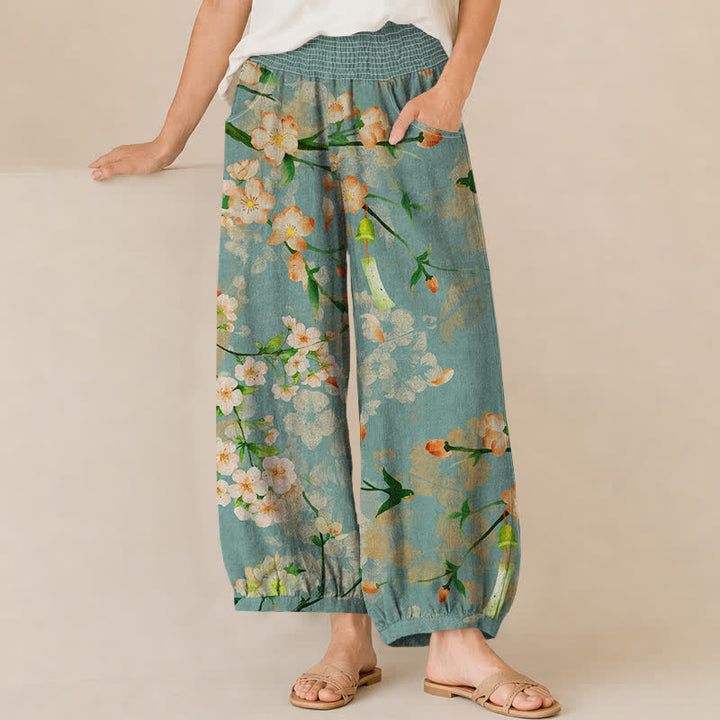 Buddha Stones Pantalones harem de algodón con estampado de flores de cerezo, cintura elástica plisada y bolsillos para mujer. - Azul cadete - US16，UK/AU20，EU48 (3XL) - image 0