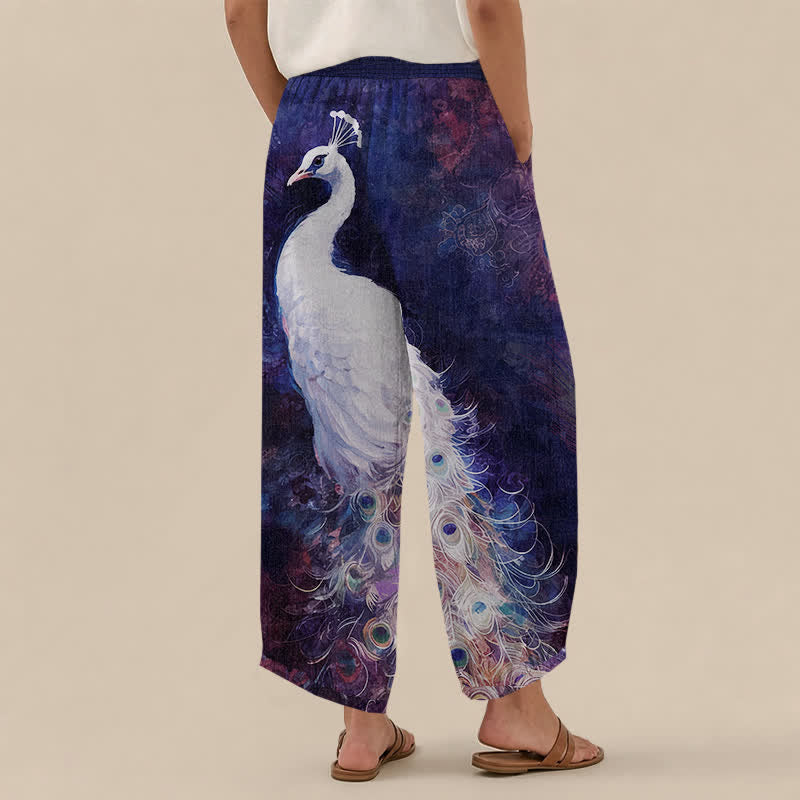 Buddha Stones Pantalones harem de mujer de algodón blanco con estampado de plumas de pavo real, cintura elástica plisada y bolsillos. - image 8