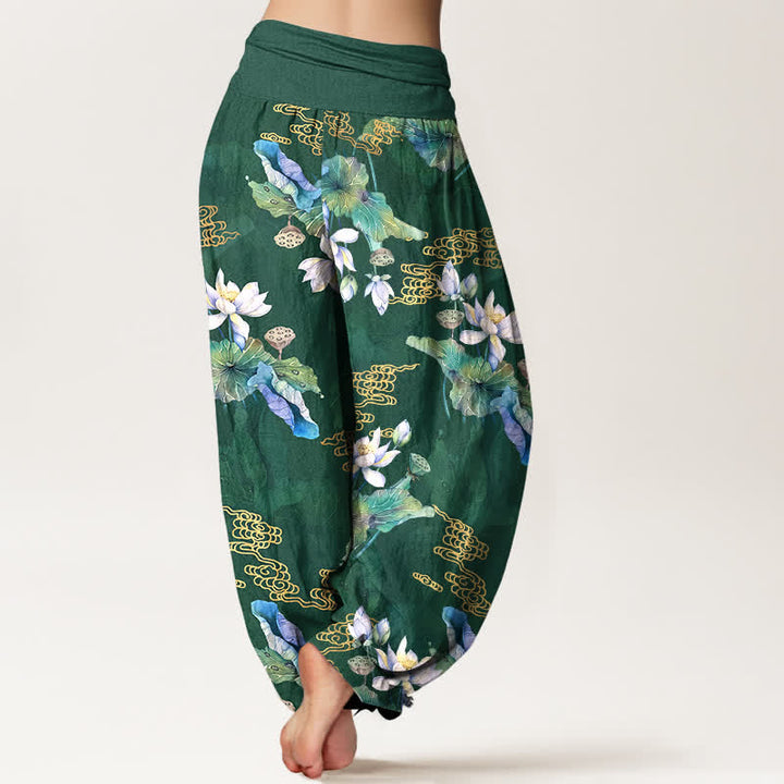 Buddha Stones Pantalones harem de mujer con cintura elástica y estampado de hojas de loto blancas de algodón. - image 2