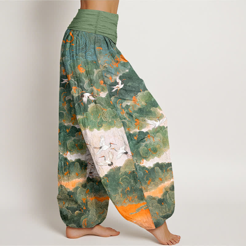 Buddha Stones Pantalones harem de mujer con cintura elástica y estampado de grullas y nubes de algodón. - image 1