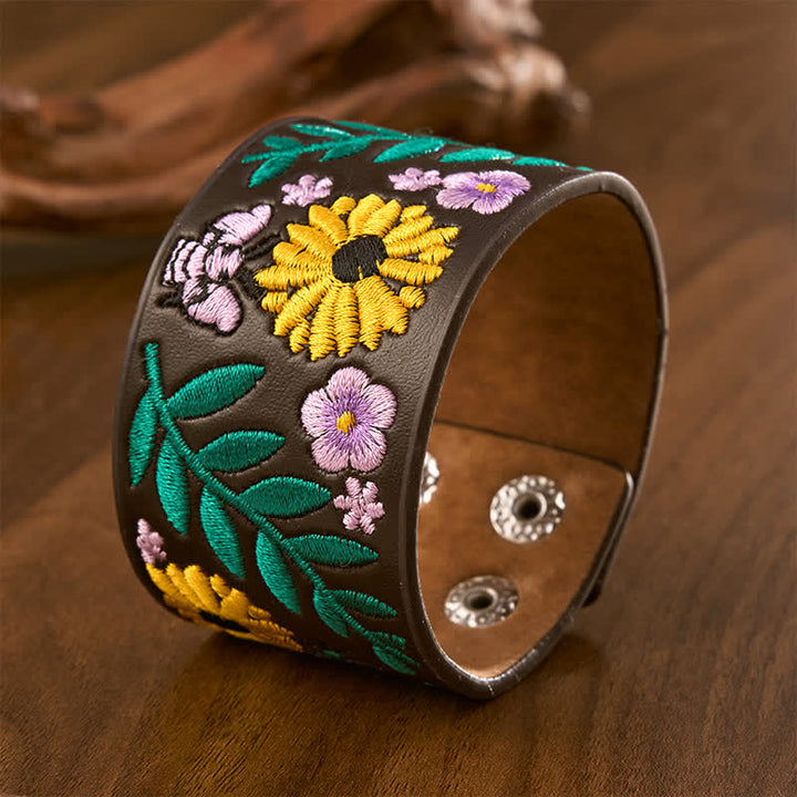 Buddha Stones Pulsera vintage de cuero con hebilla bordada con mariposa y rosas florales. - image 1