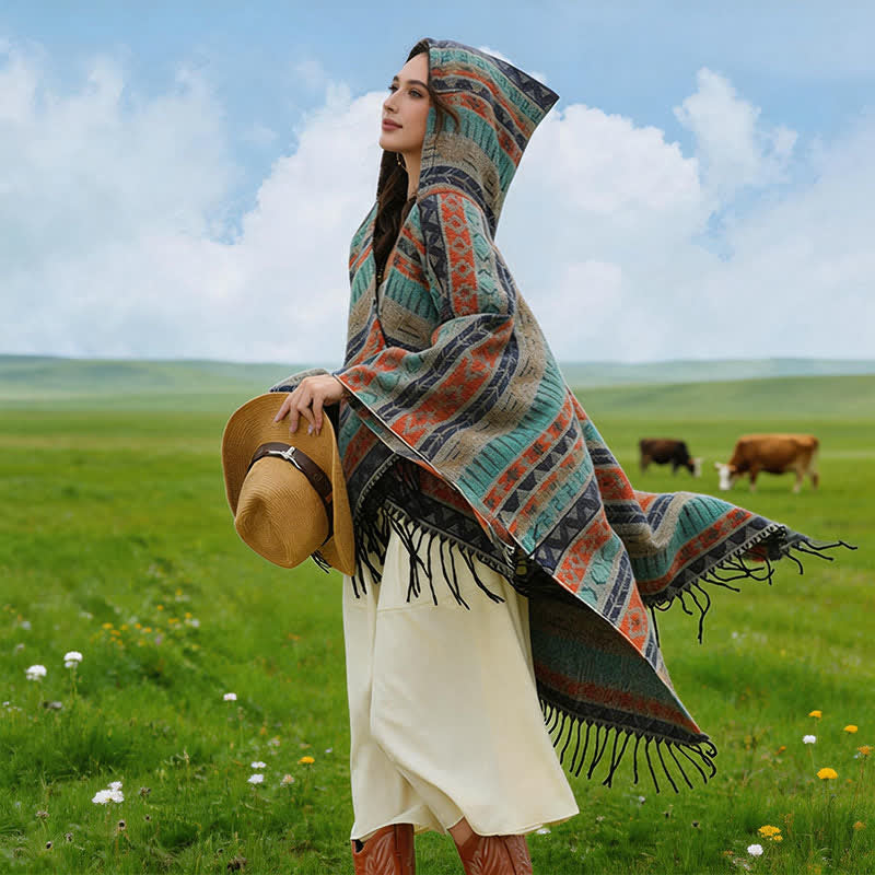Buddha Stones Poncho con capucha, rayas geométricas y borlas para mujer, ideal para otoño e invierno. - image 28
