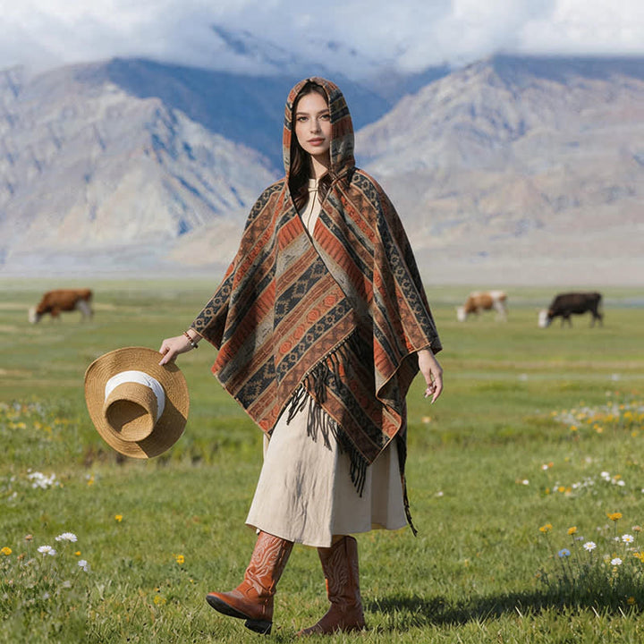Buddha Stones Poncho con capucha, rayas geométricas y borlas para mujer, ideal para otoño e invierno. - image 7