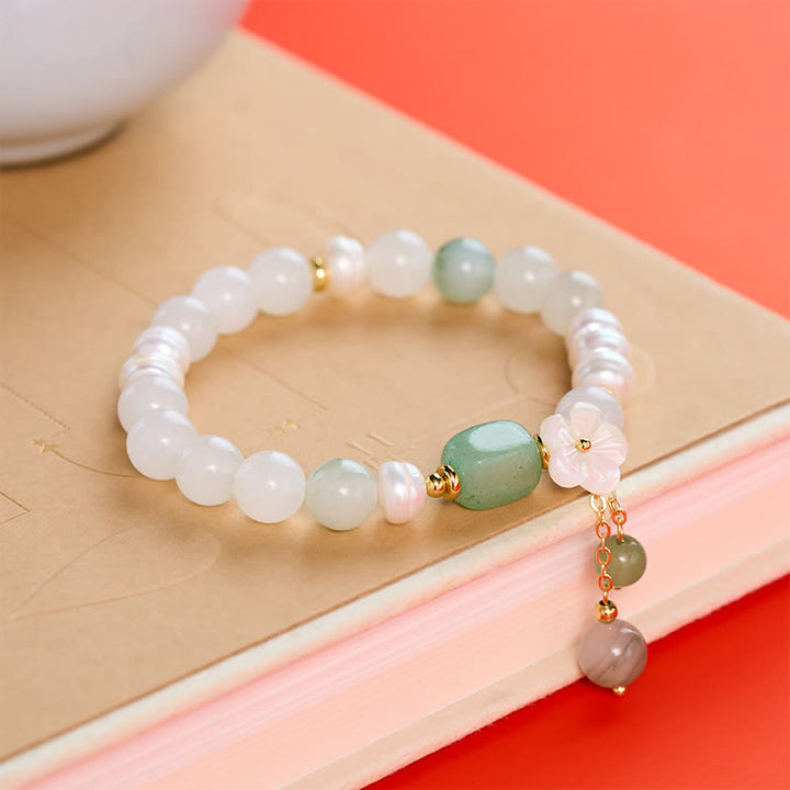 Buddha Stones Pulsera elástica con dije de flor de ágata verde y perla de agua dulce - image 2