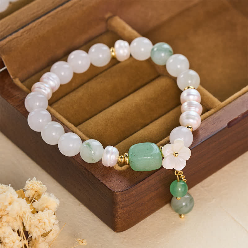 Buddha Stones Pulsera elástica con dije de flor de ágata verde y perla de agua dulce - image 3