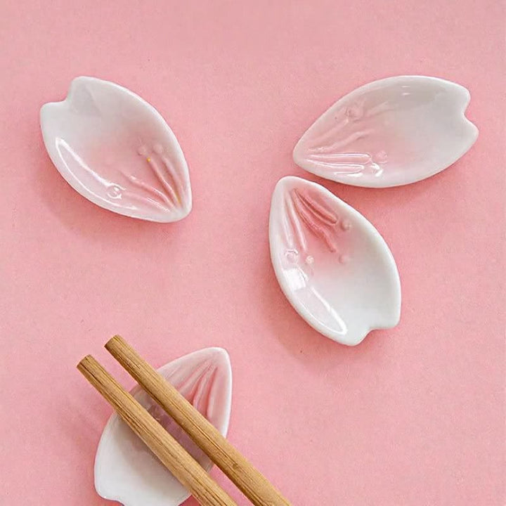 Buddha Stones Elegante soporte para palillos de cerámica estilo japonés con pétalos de cerezo rosas - Un pétalo - image 0