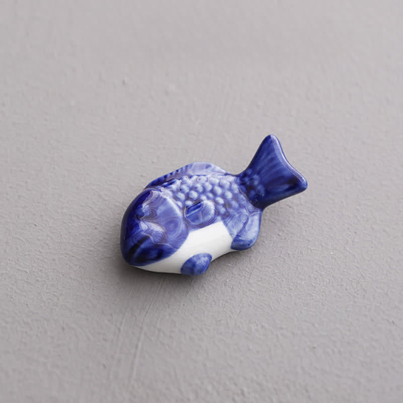 Buddha Stones Soporte para palillos de cerámica con forma de pez, azul, blanco y verde - Caballa azul Aprox. 6,2 × 3,5 × 1,5 cm - Cerámico - image 3