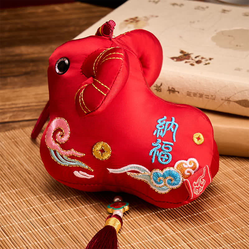 Buddha Stones Adorno colgante de peluche con borla del Año de la Cabra, lindo animalito. - image 1