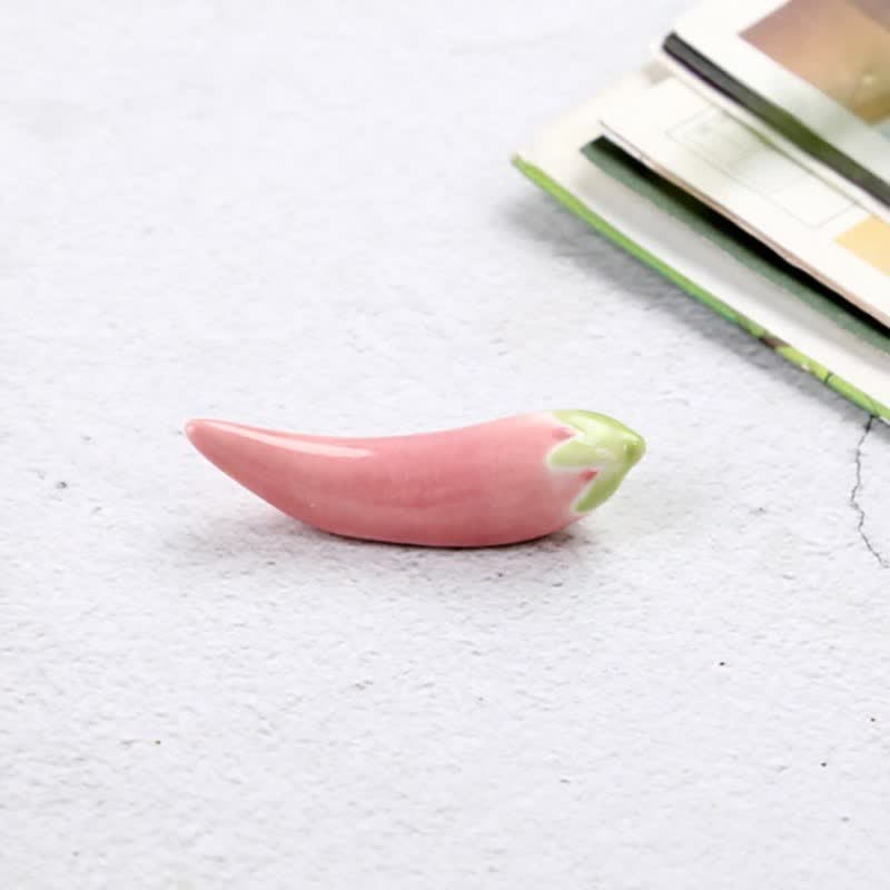 Buddha Stones Soporte para palillos de cerámica hecho a mano con forma de chile fresco - Rosa (aprox. 6,1 cm × 1,6 cm × 1,7 cm) - image 1
