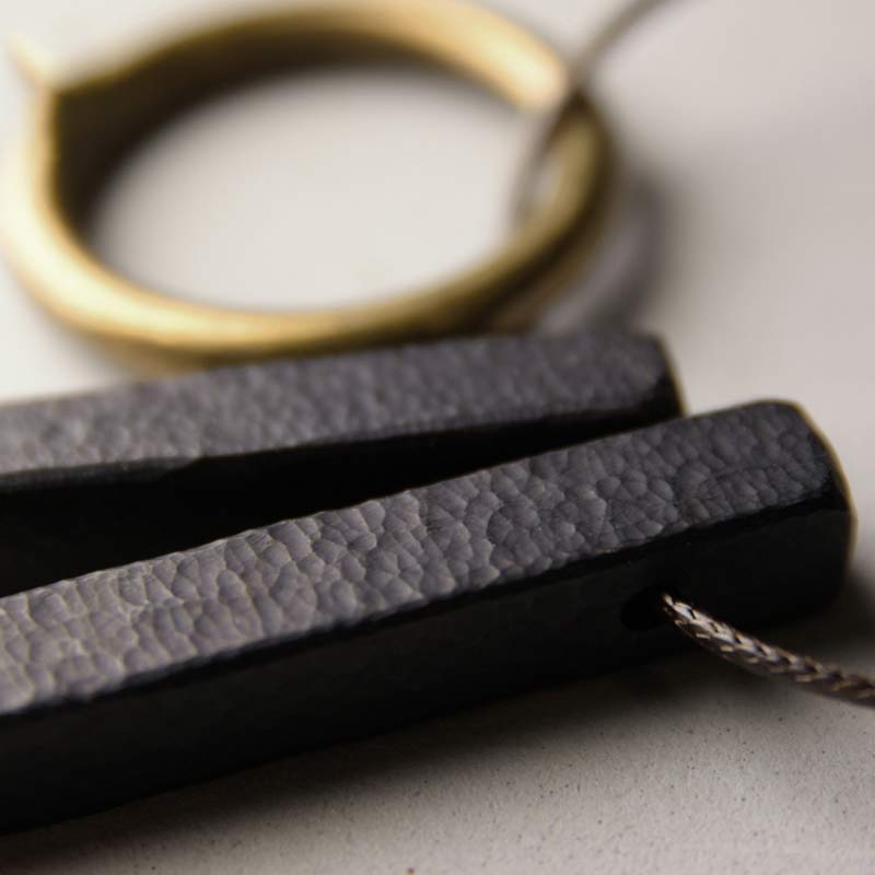 Colgante de collar con iluminación de madera de ébano con círculo Zen de Buddha Stones - image 11