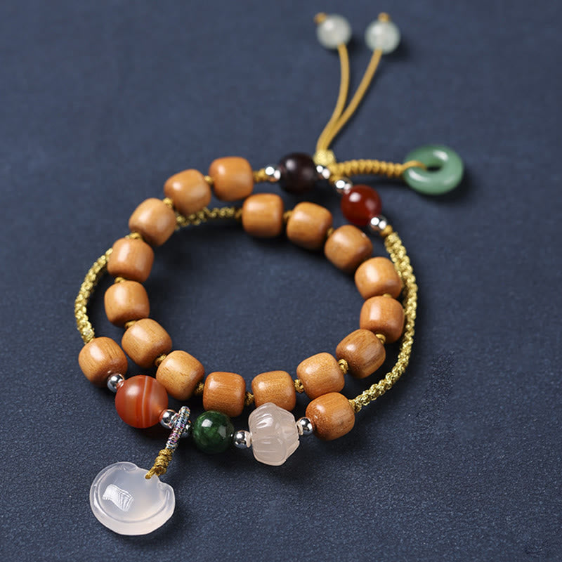Pulsera relajante de doble vuelta con dije de hebilla de paz y calcedonia de sándalo verde con Buddha Stones