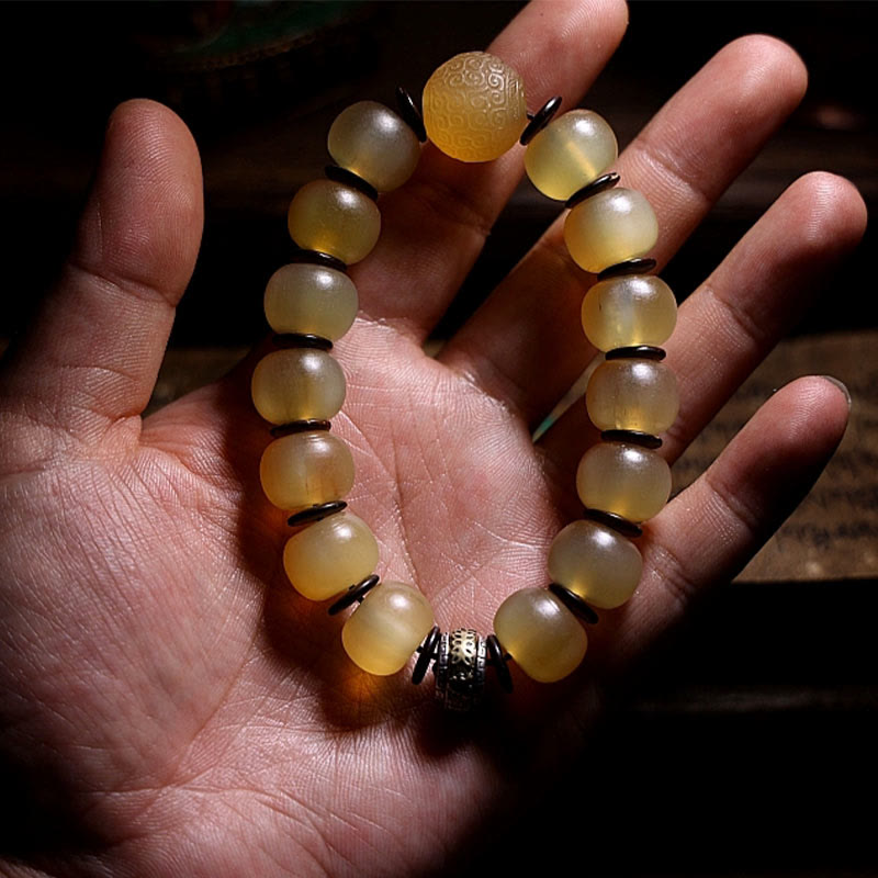 Pulsera auspiciosa hecha a mano con Buddha Stones, cuerno de oveja tibetano Om Mani Padme Hum