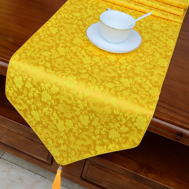 Camino de mesa Jacquard con borlas y símbolos propicios tibetanos con diseño de dragón Vajra y flores de altar de oración