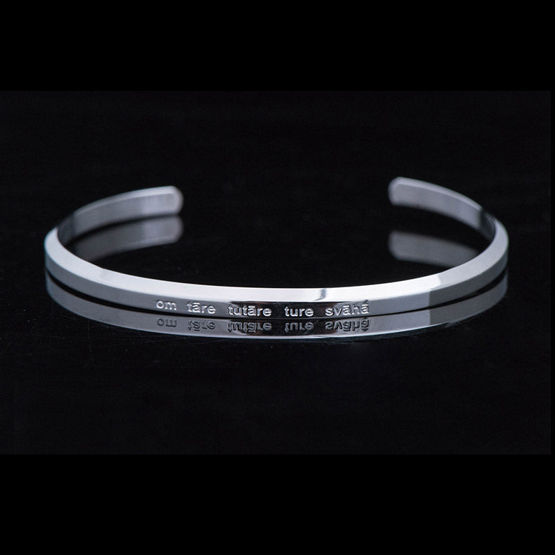 Pulsera de protección de bendición de acero titanio con grabado de seis palabras verdaderas de Buddha Stones
