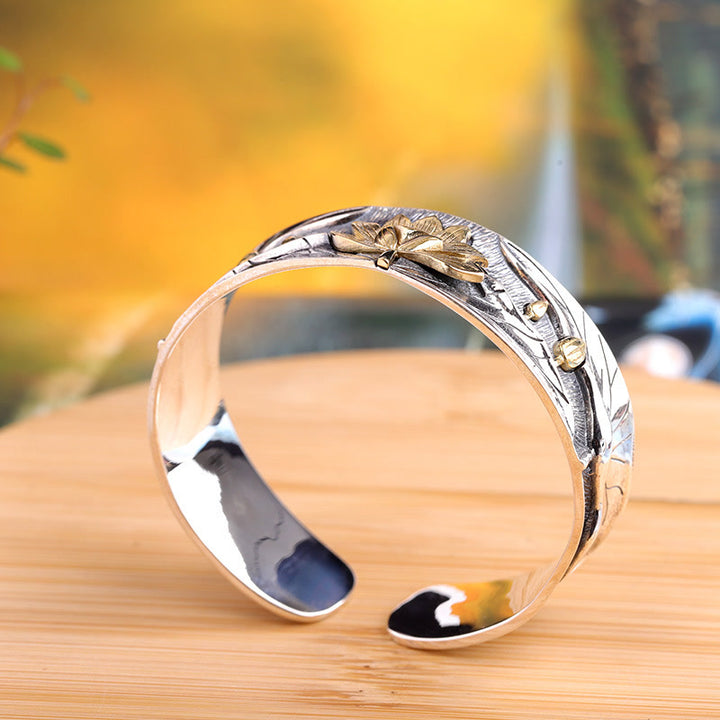 Pulsera ajustable con diseño de flor de loto de plata de ley 925 con Buddha Stones