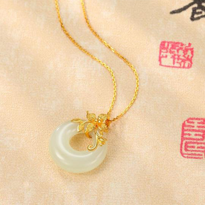 Collar Calma de Jade Blanco Tibetano con Buddha Stones