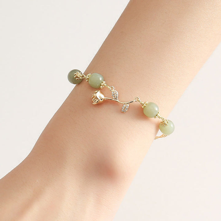 Pulsera de cadena de la suerte con flor de rosa dorada y jade hetiano chapado en oro de 14 Buddha Stones