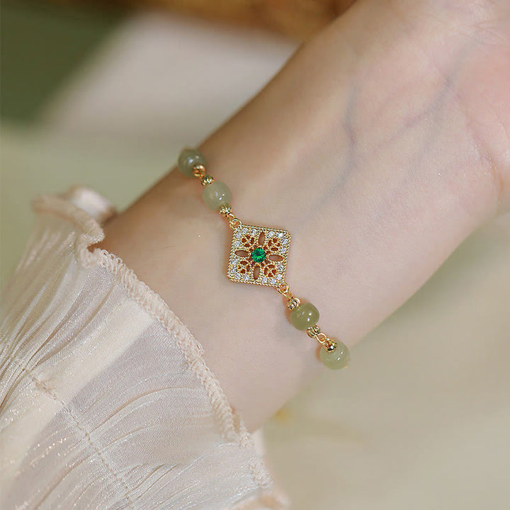 Pulsera de cadena de la suerte con diseño cuadrado de cuentas de jade hetiano natural con Buddha Stones
