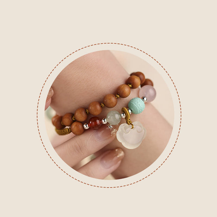 Pulsera relajante de doble vuelta con dije de hebilla de paz y calcedonia de sándalo verde con Buddha Stones