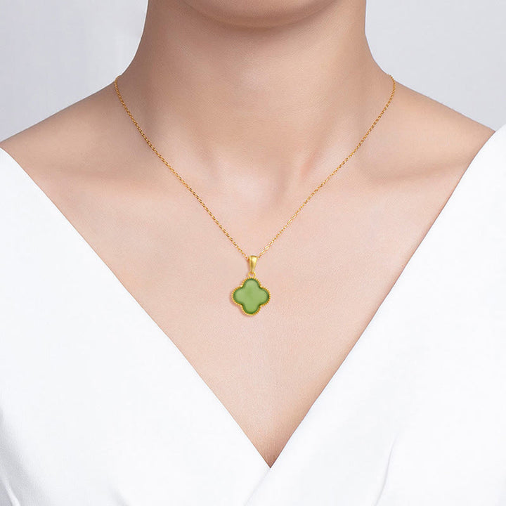 Collar con colgante de trébol de cuatro hojas de la suerte de jade hetiano natural de plata de ley 925 con Buddha Stones