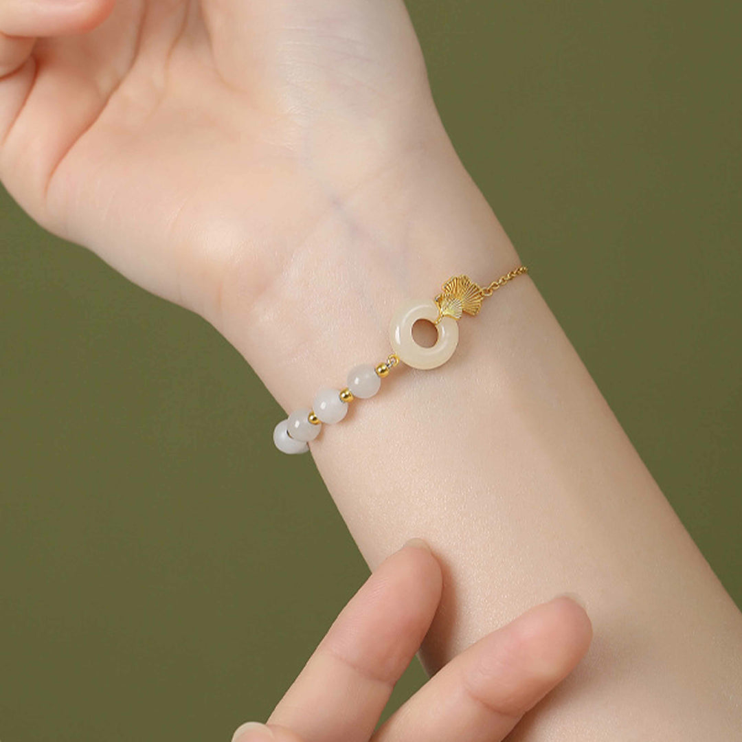 Pulsera de la suerte de hoja de ginkgo con hebilla de paz de jade blanco hetiano de plata de ley 925 con Buddha Stones