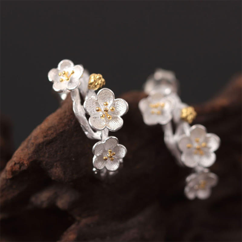 Pendientes de bendición floral de flor de ciruelo de plata de ley 925 con Buddha Stones