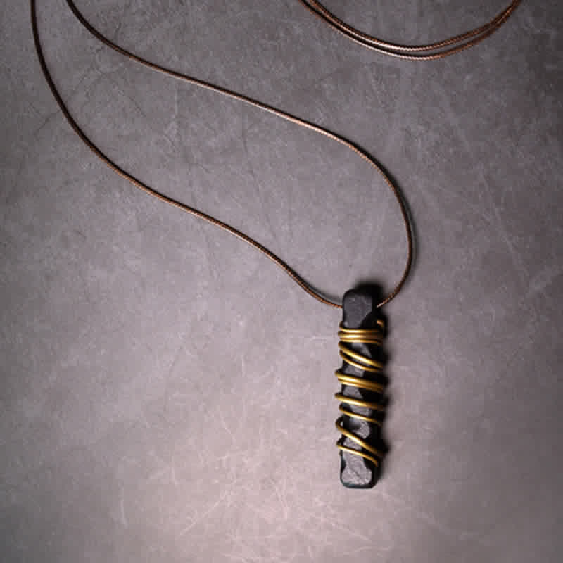 Colgante de collar con colgante de equilibrio de paz, madera de ébano tibetano y Buddha Stones , con detalles de latón y piedras de Buda. - image 2