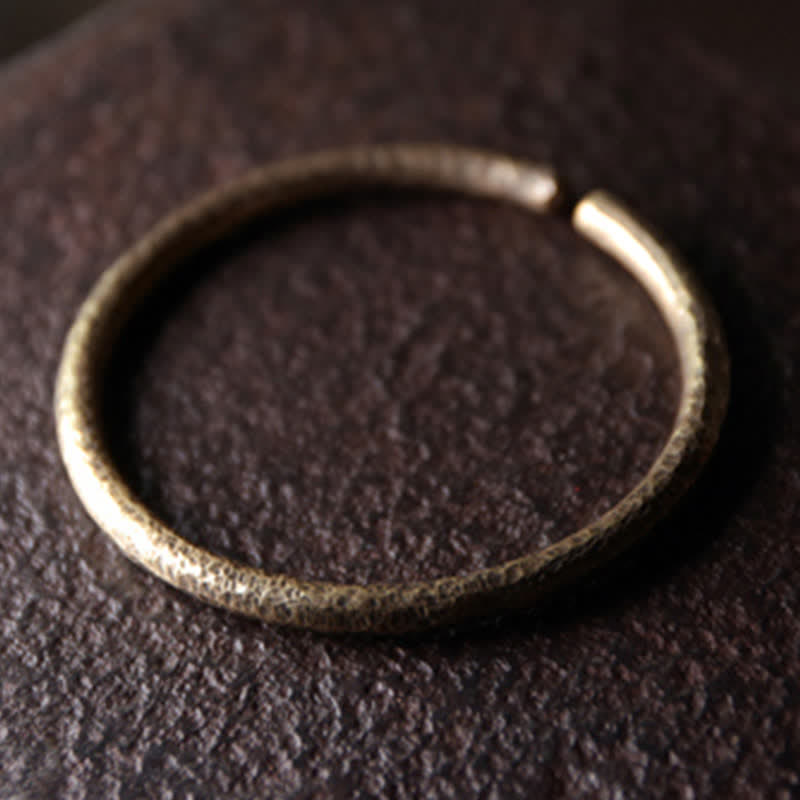 Brazalete ajustable con equilibrio de cobre y diseño rústico de Buddha Stones