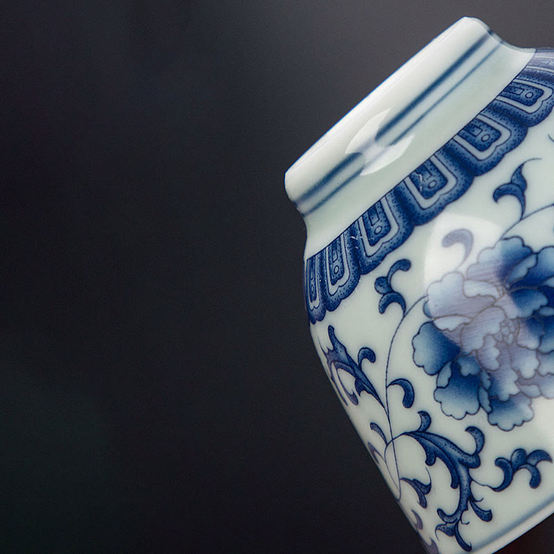 Taza de té de cerámica pequeña con Buddha Stones, paisaje azul, montañas, loto, lindos pabellones de gatos, Magnolia Reed Egrets, taza de té de Kung Fu