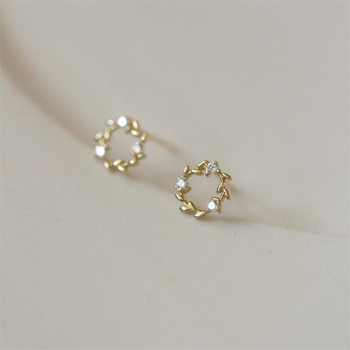 Pendientes de flor de bendición con forma de corona pequeña de plata de ley 925 con Buddha Stones