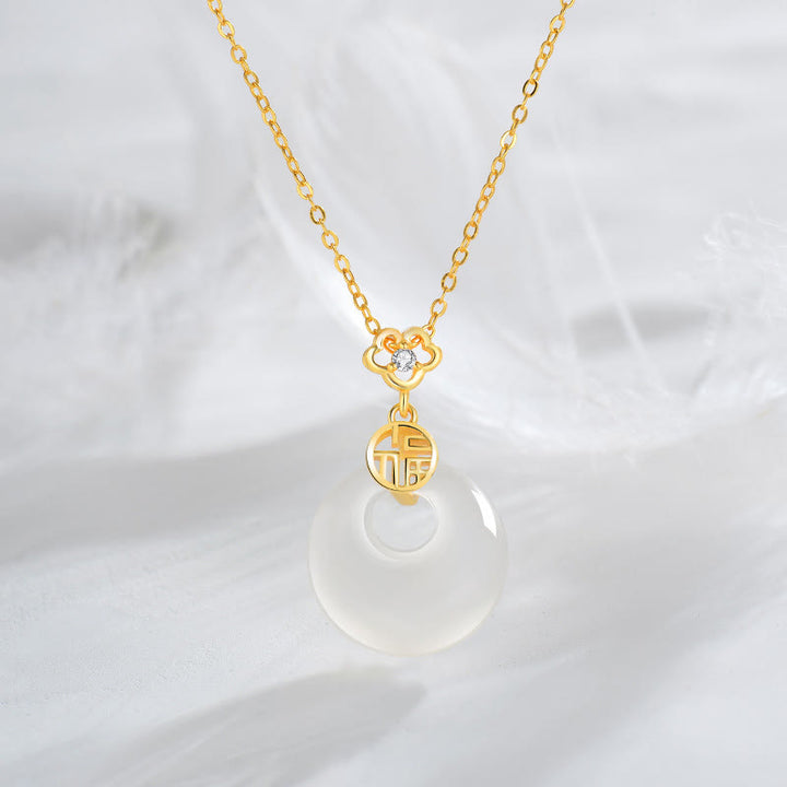 Colgante de plata de ley 925 con Buddha Stones y ágata blanca con el símbolo de la suerte y la felicidad