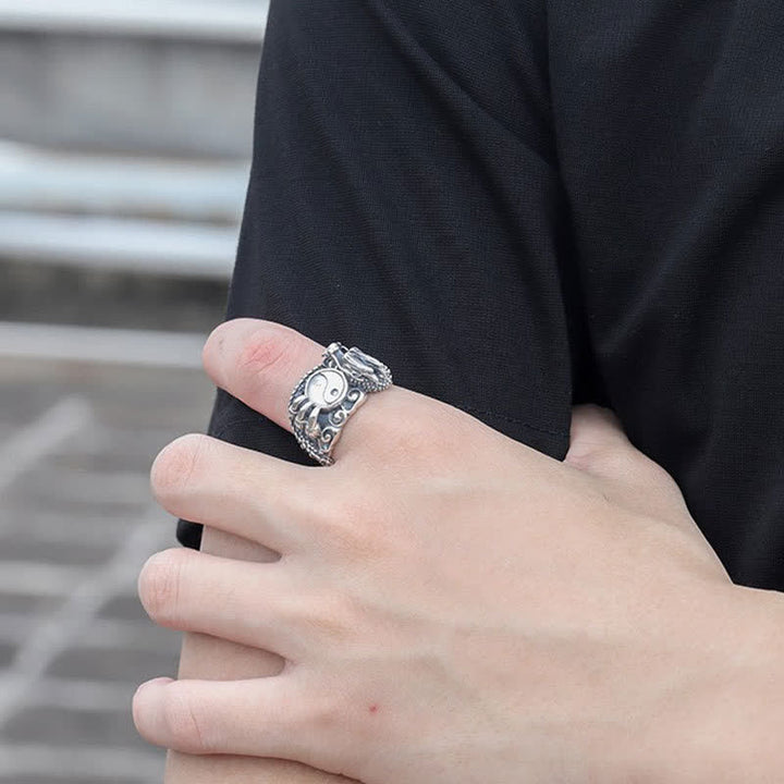 Anillo de éxito de protección Dragon Paw Yin Yang