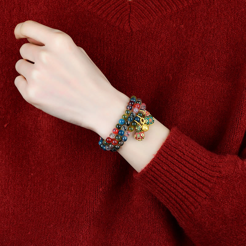 Pulsera de triple envoltura con dije de fuerza familiar de bestia tragadora de oro con ágata de caramelo colorida y Buddha Stones