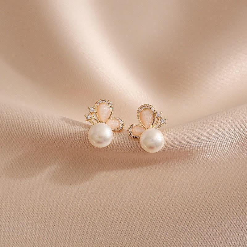 Pendientes de tuerca con forma de mariposa y perlas de oro de 18 quilates con Buddha Stones