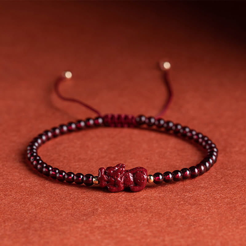 Pulsera de hilo con Buddha Stones Granate cinabrio PiXiu Blessing Calm