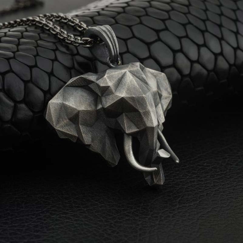 Colgante de collar resistente de acero titanio y peltre de elefante