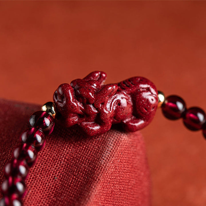 Pulsera de hilo con Buddha Stones Granate cinabrio PiXiu Blessing Calm