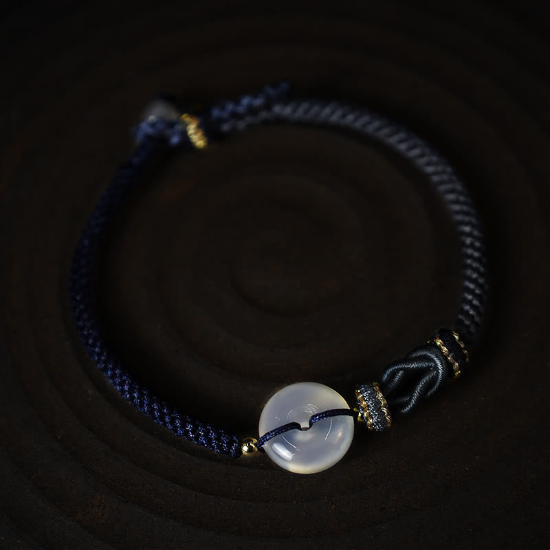 Pulsera de cuerda tejida hecha a mano de ágata blanca con hebilla de paz y suerte y protección