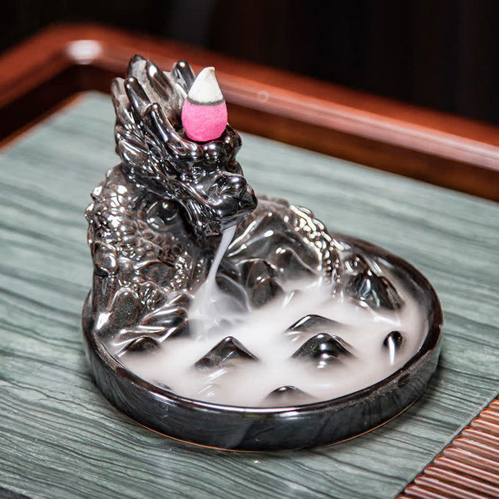 Decoración de quemador de incienso de fuente de humo de reflujo de cerámica con patrón de dragón