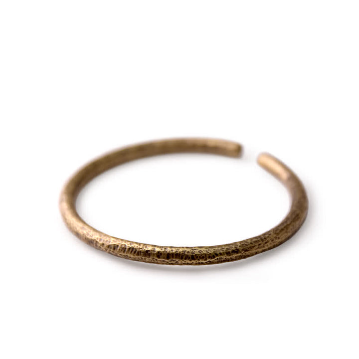 Brazalete ajustable con equilibrio de cobre y diseño rústico de Buddha Stones