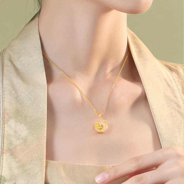 Collar de plata de ley S925 con colgante de loto y hebilla de la paz de calcedonia blanca Natural con Buddha Stones