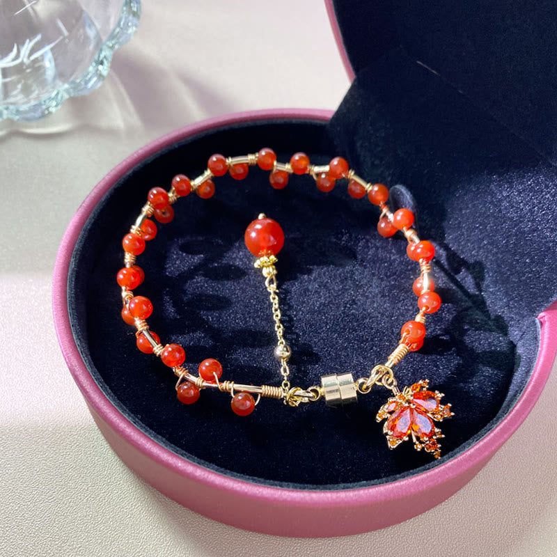 Pulsera con amuleto de la suerte de hoja de arce roja con Buddha Stones