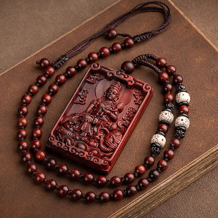 Colgante de collar de protección de sándalo rojo de hoja pequeña de Buda natal del zodiaco chino