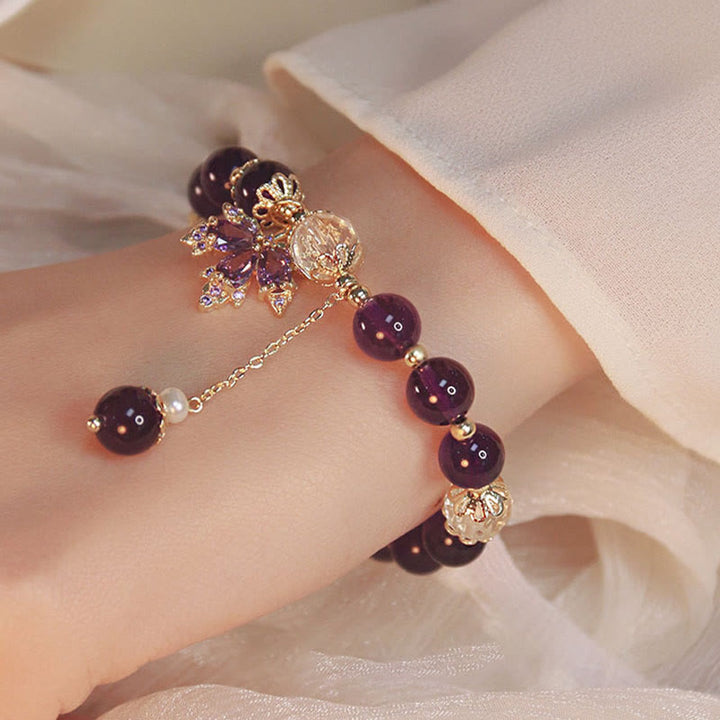 Pulsera con dije de hoja de arce curativa de amatista natural chapada en oro de 14 quilates con piedras de Buddha Stones