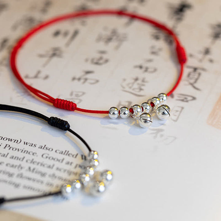 Tobillera con dije de campana trenzada con hilo rojo de plata de ley 925 con Buddha Stones